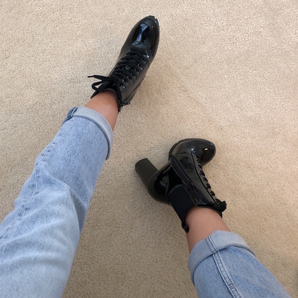 veronica43blk lace up lug sole ankle boots booties - Picture 3 of 7